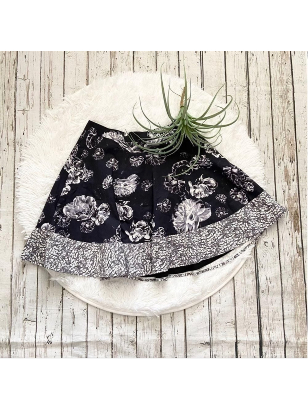 Prabal Gurung for Target skaters skirt mini floral black white size 2